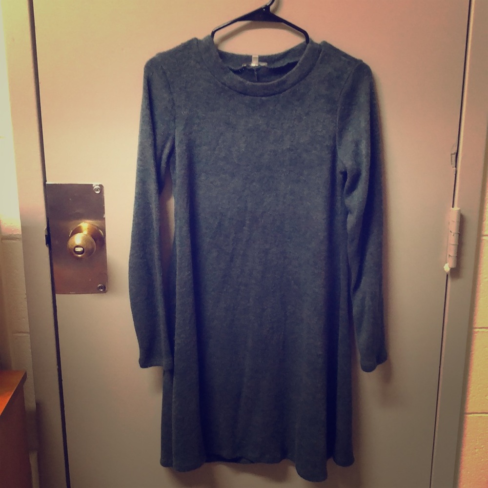 Cute navy blue dress!